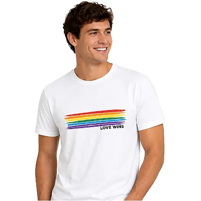 חולצת דגל גאווה Love Wins בצבע לבן