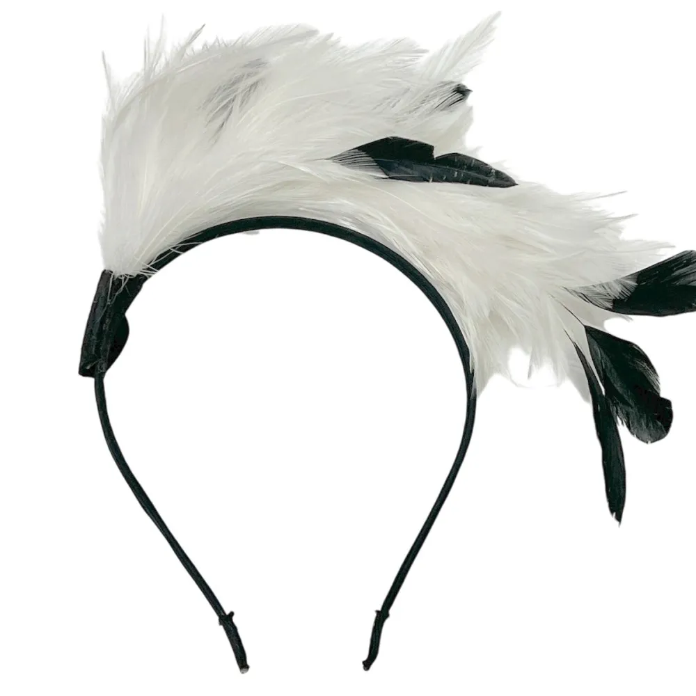 קשת נוצות בצבע לבן לתחפושת