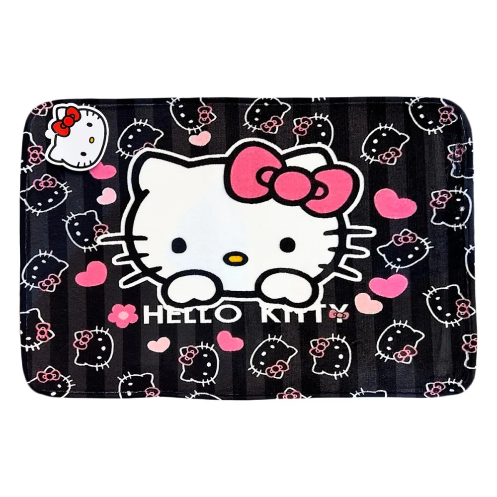 שטיח הלו קיטי על רקע שחור